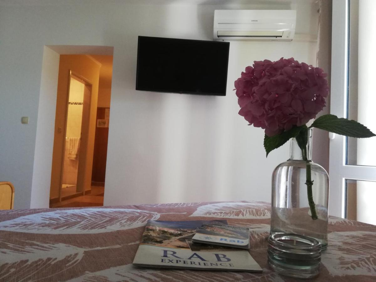 Riviera Rooms And Apartments Palit Esterno foto