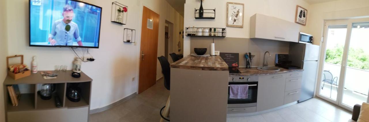 Riviera Rooms And Apartments Palit Esterno foto