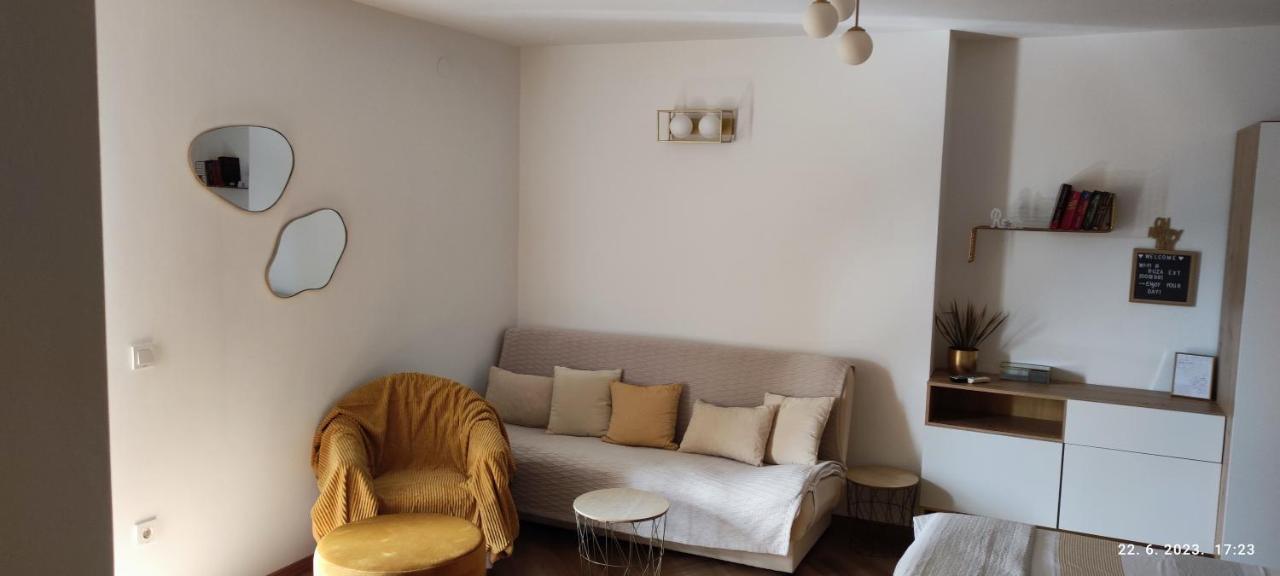 Riviera Rooms And Apartments Palit Esterno foto