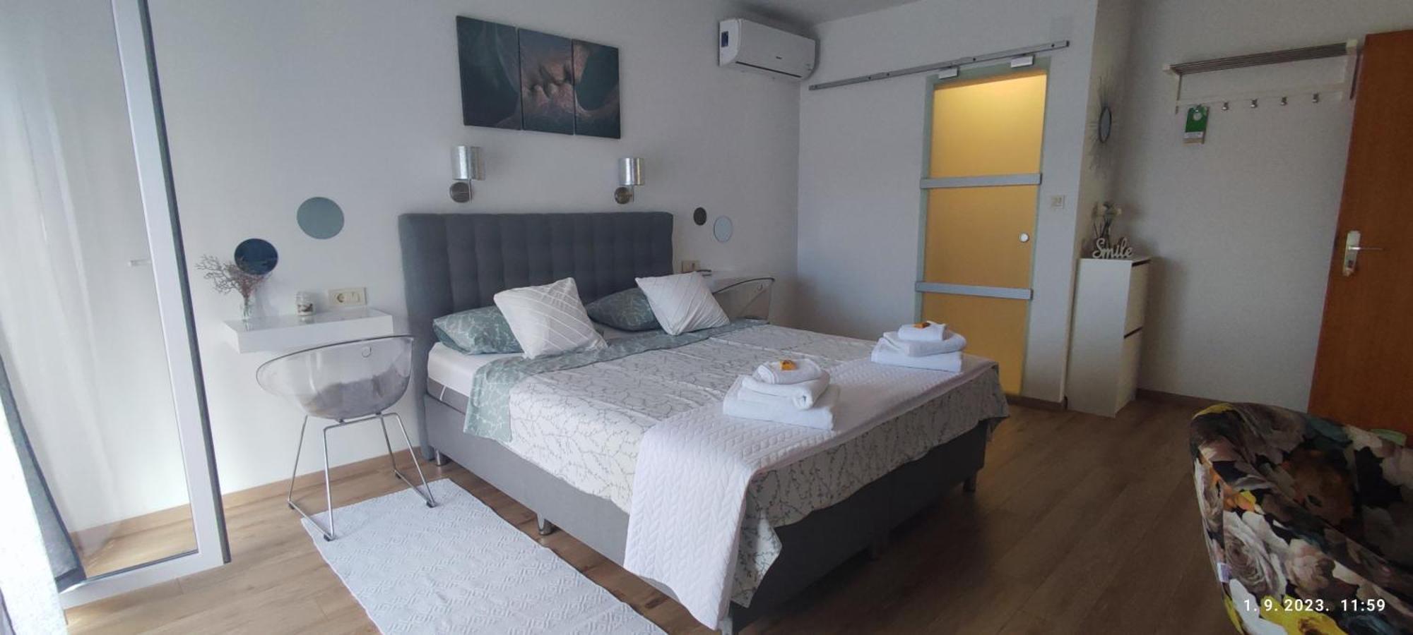 Riviera Rooms And Apartments Palit Esterno foto