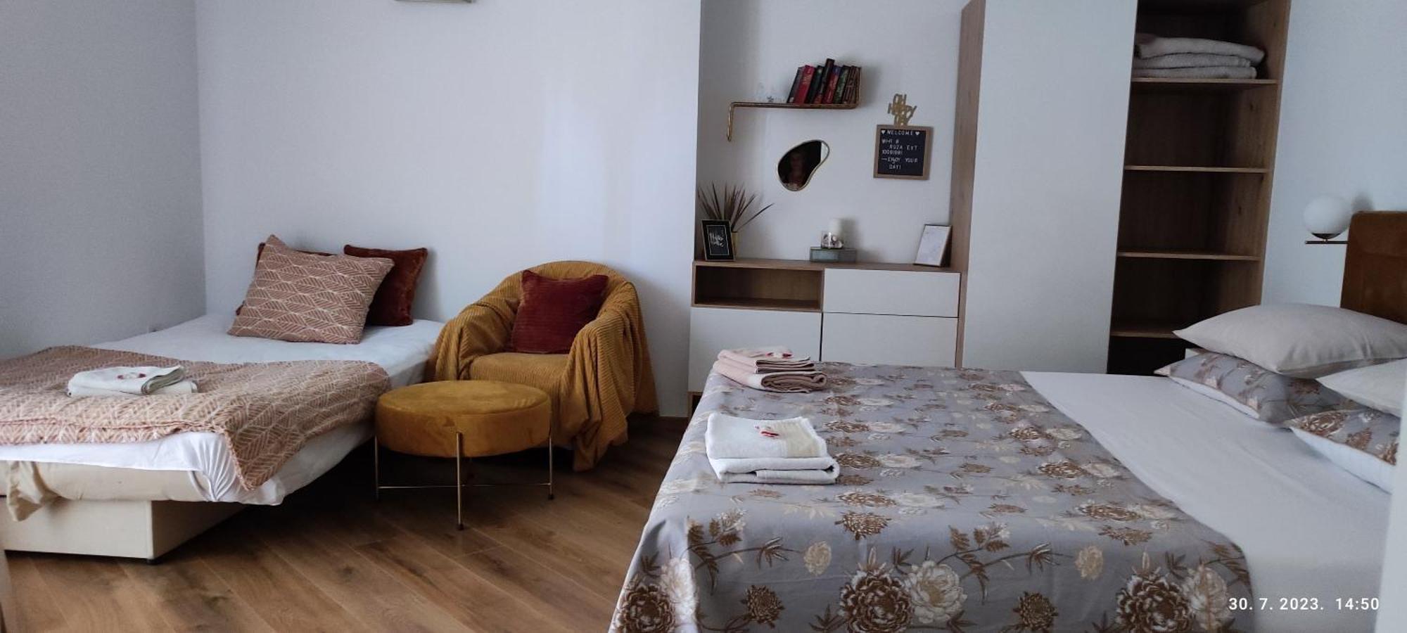 Riviera Rooms And Apartments Palit Esterno foto