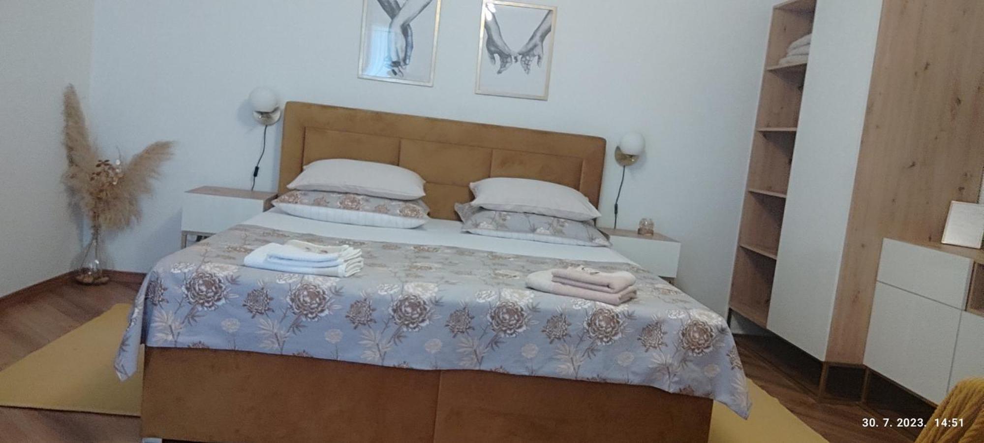Riviera Rooms And Apartments Palit Esterno foto