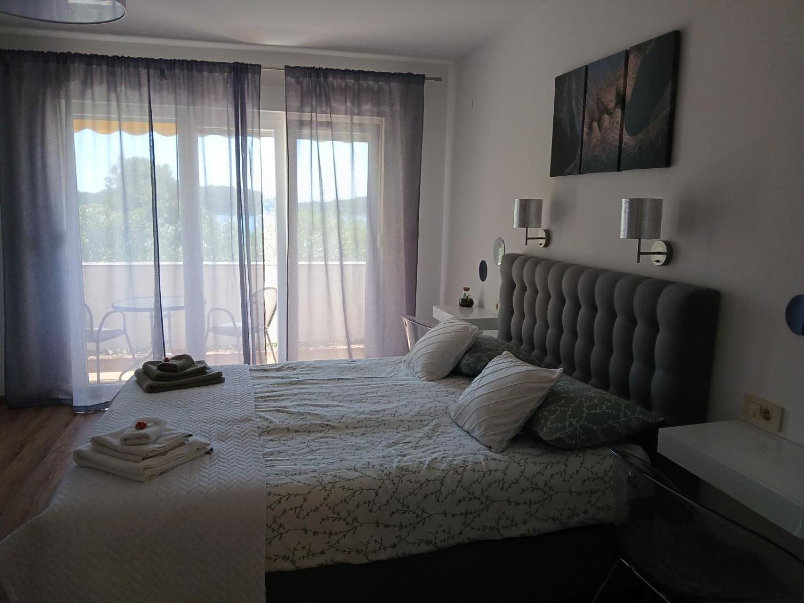 Riviera Rooms And Apartments Palit Esterno foto
