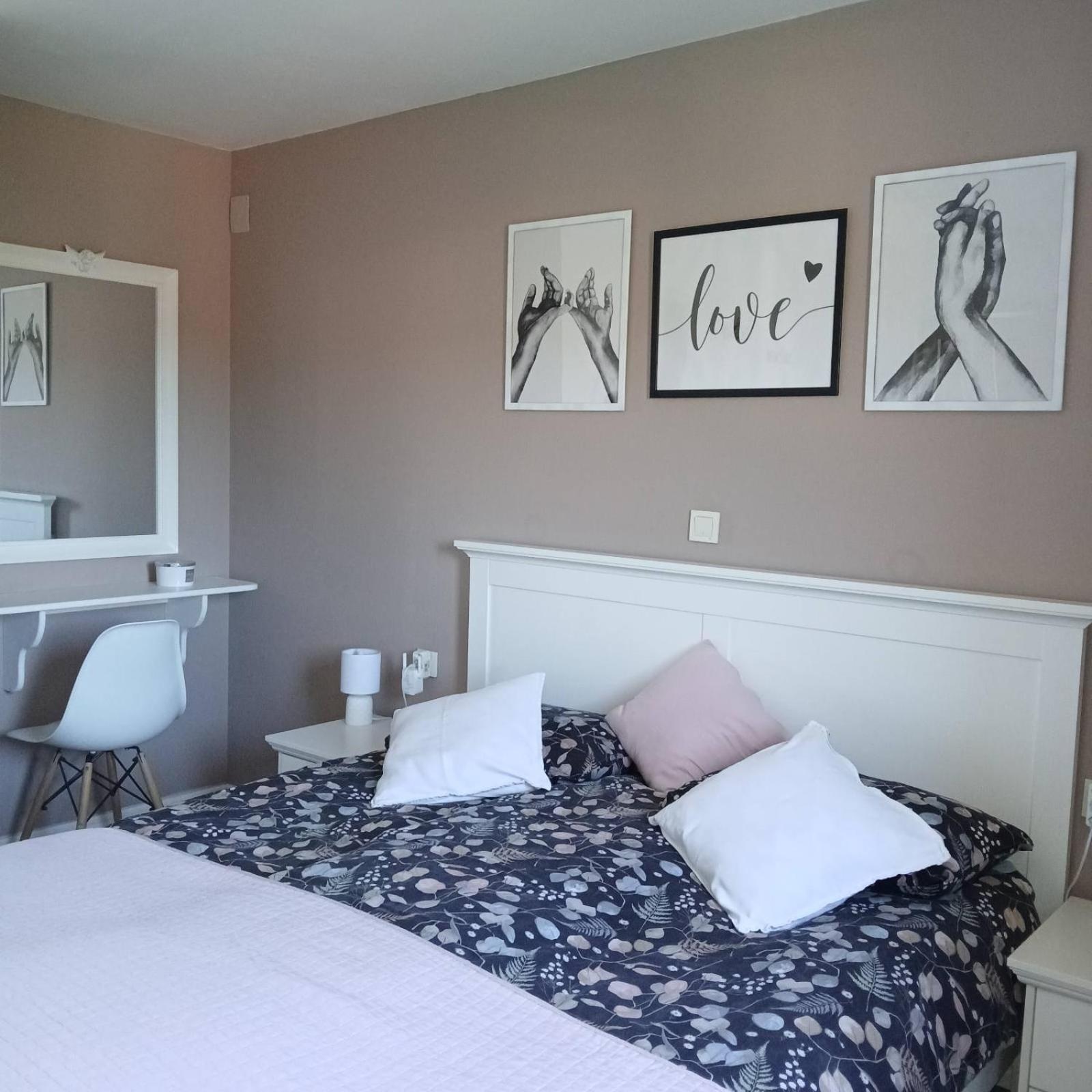Riviera Rooms And Apartments Palit Esterno foto