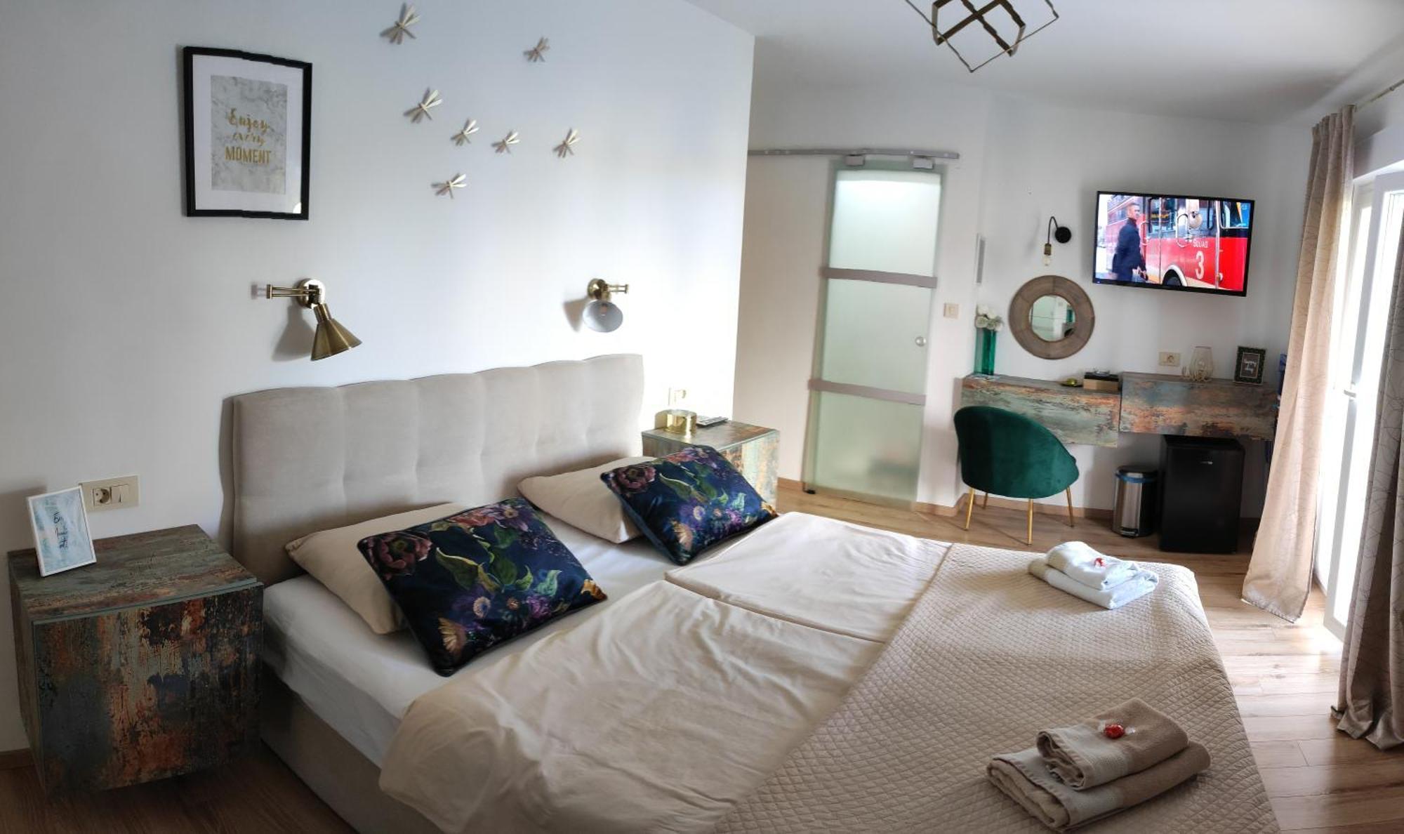 Riviera Rooms And Apartments Palit Esterno foto